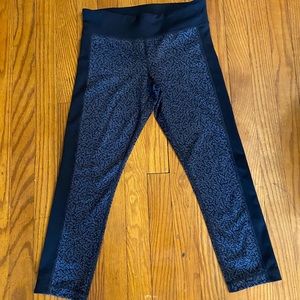 Women’s Under Armour crop leggings